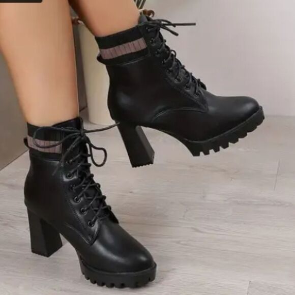 JOHNSON &MURPHY ROCHELLE WOMEN'S LACE-UP BLOCK HEEL BOOT - Picture 1 of 16
